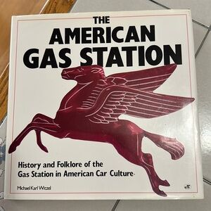 THE AMERICAN GAS STATION Excellent Condition vintage gas station history book